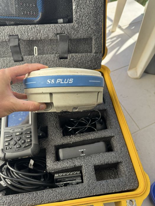 Vand sistem GNSS GPS Stonex S8 plus si controller getac utilizate