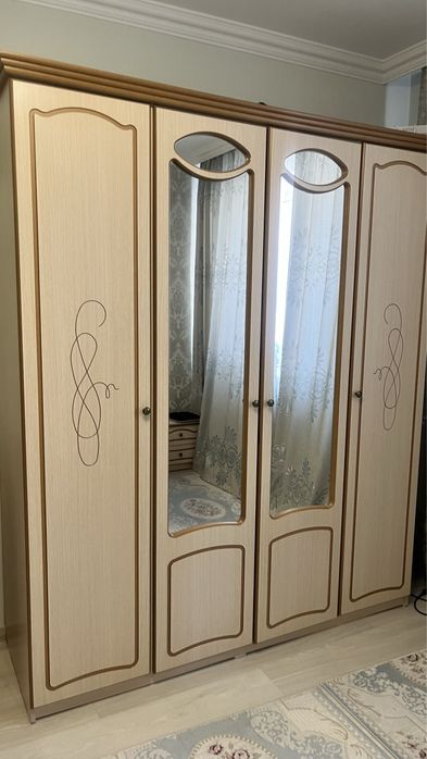 Продам спальный гарнитур