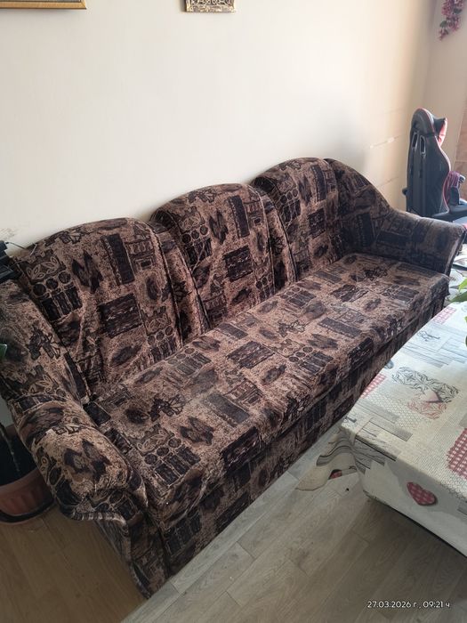 Подарявам разтегателен диван