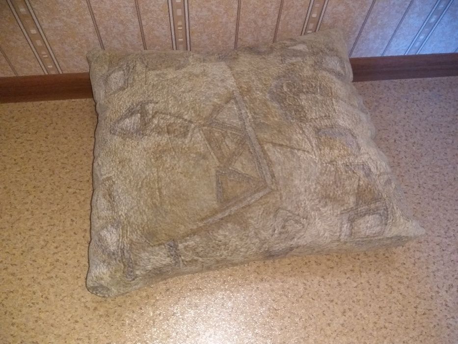 Подушки диванные д55 на 45,  метро Москва