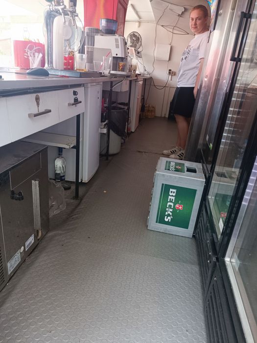 Търговска каравана заведение