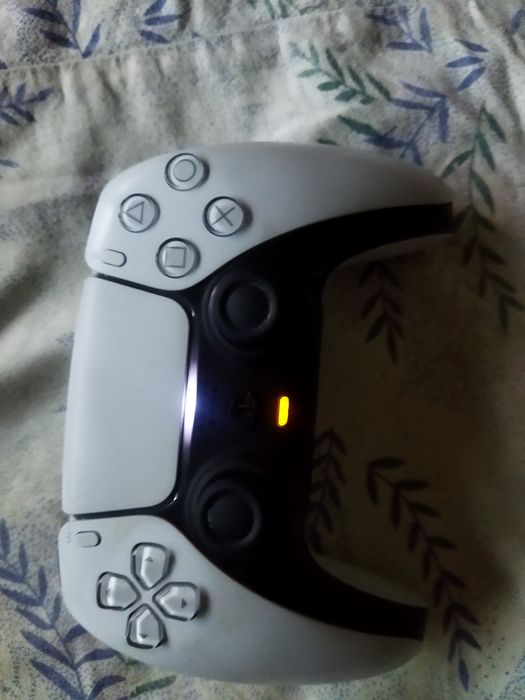 Продам ps 5 с телевизором