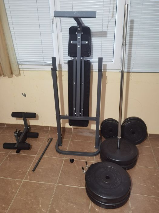 Продавам лежанка с лост и тежести