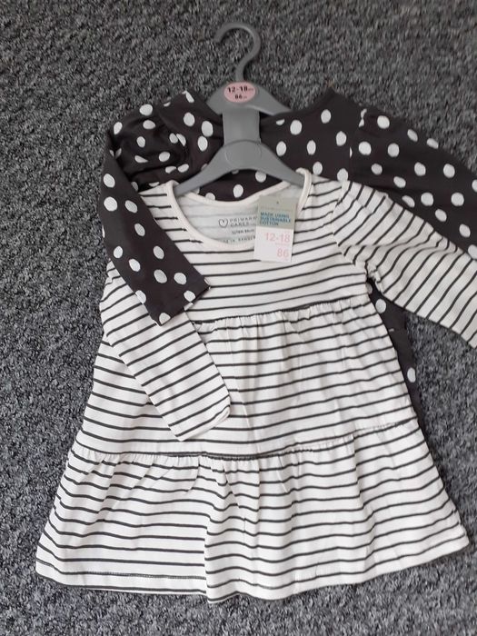 нови 2 броя комплект роклички за момиче 12-18месеца