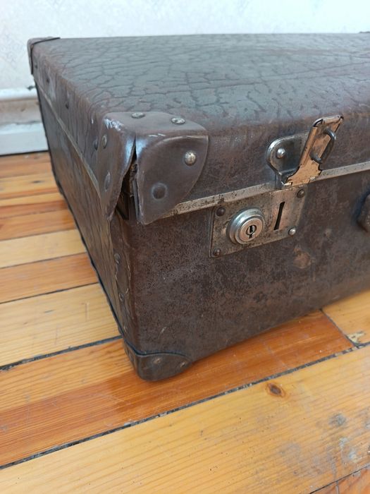 Два стари куфара ретро