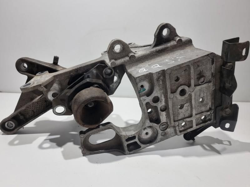 Suport cu tampon motor stanga Nissan Qashqai facelift J10 1.6 benzina