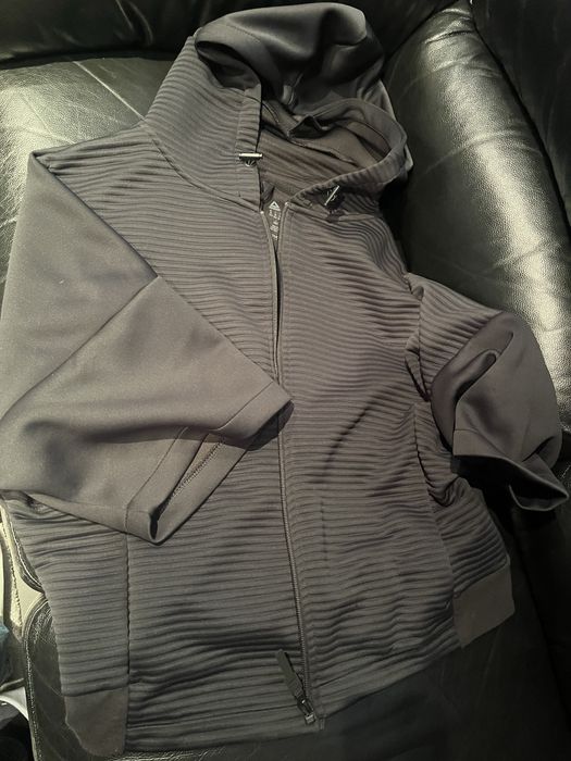 Елегантно яке на Bobo Zander, палто на Desigual, две якета и грейка