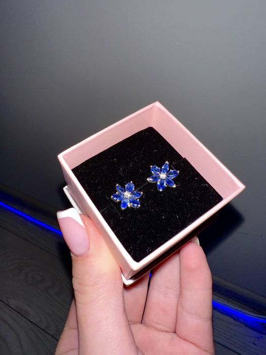 Pandora обеци красива като цвете