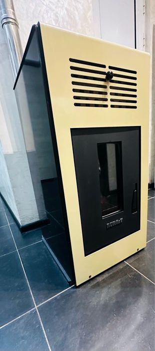Burnit 10 kW пелетна камина – отлично състояние, икономично отопление
