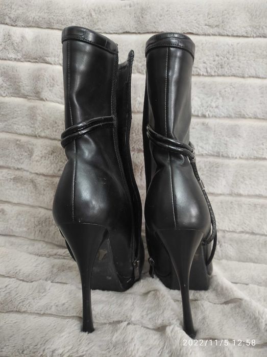 Полусапоги черные 40 размер