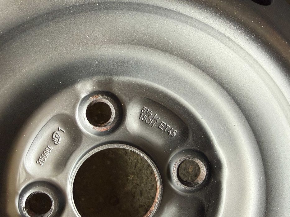 Vand 4 jante tabla pe 15" pentru toyota yaris,corola,aygo si hyundai i20 500ron toate