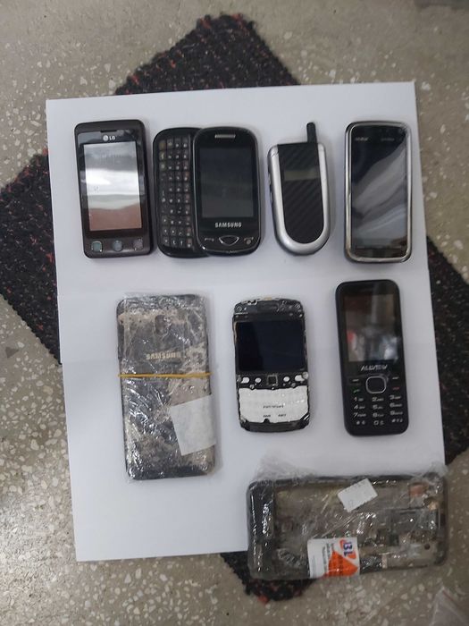 Telefoane mobile defecte (pt piese sau reciclare)