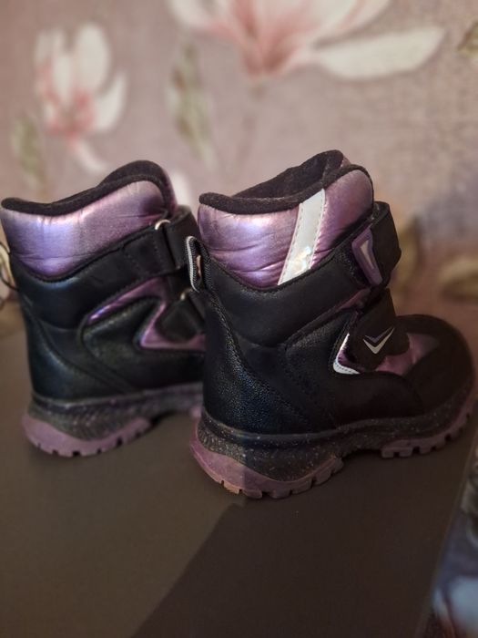 Продаю ботинки зимние для девочки