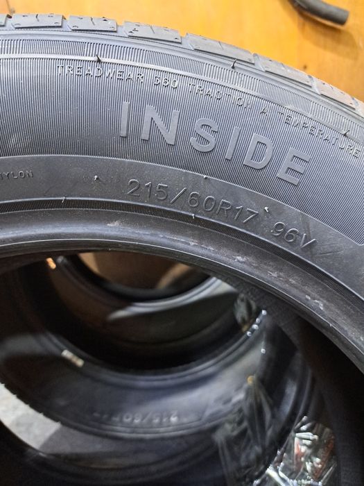 Шины 215/60/17 лето.