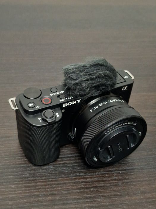 Sony ZV-E10 Kit cu 16-50mm PZ OSS II si Bliț Godox