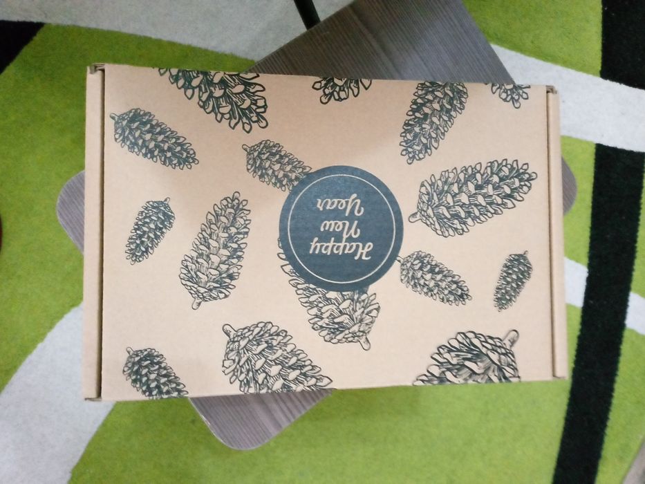 Коробка для подарка.