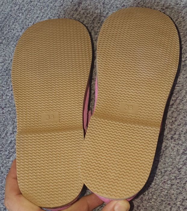 Ghetute copii, marimea 33, noi, nepurtate, piele intoarsa roz lila