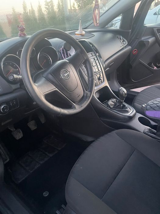 Opel Astra J 2012