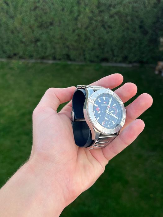 Часовник tommy hilfiger