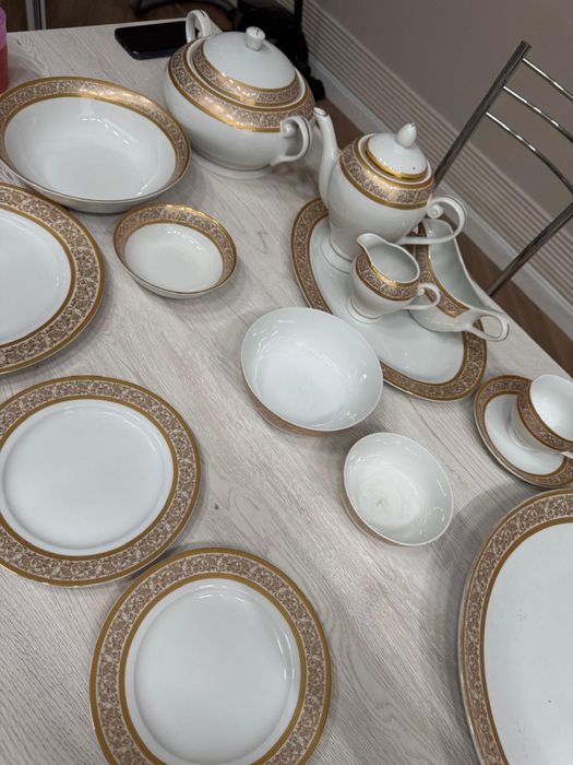 Сервиз на 24 персон