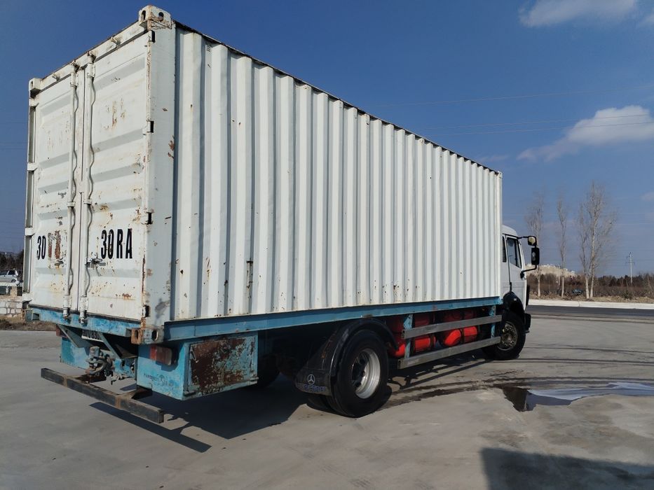 Volatile yaxshi yurib turban moshina