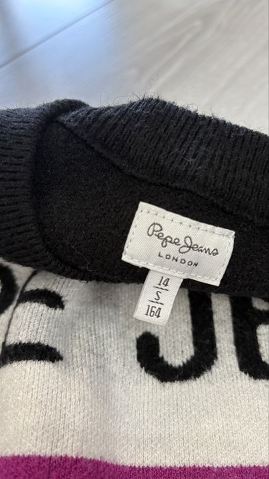 Pepe Jeans мек пуловер в черно