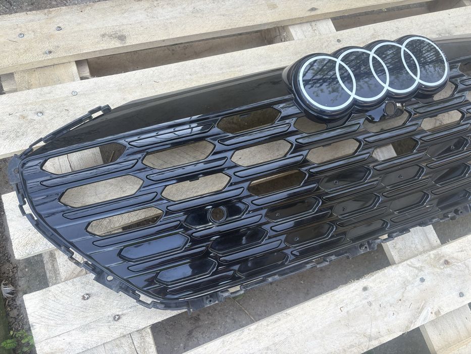 Централна решетка за Ауди Е- трон / Audi E - tron Grille