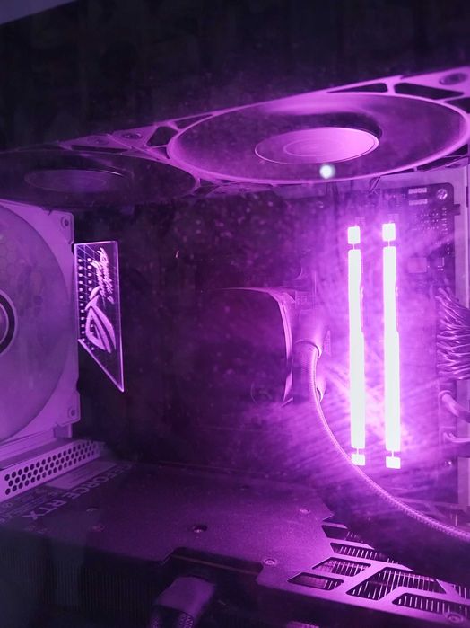 Стъбилно PC - AMD Ryzen 7  7800X3D 8-Core Processor GeForce RTX 4080 JetStream 16GB