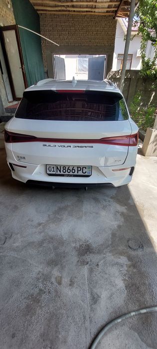 BYD e2 2024 yil sotiladi