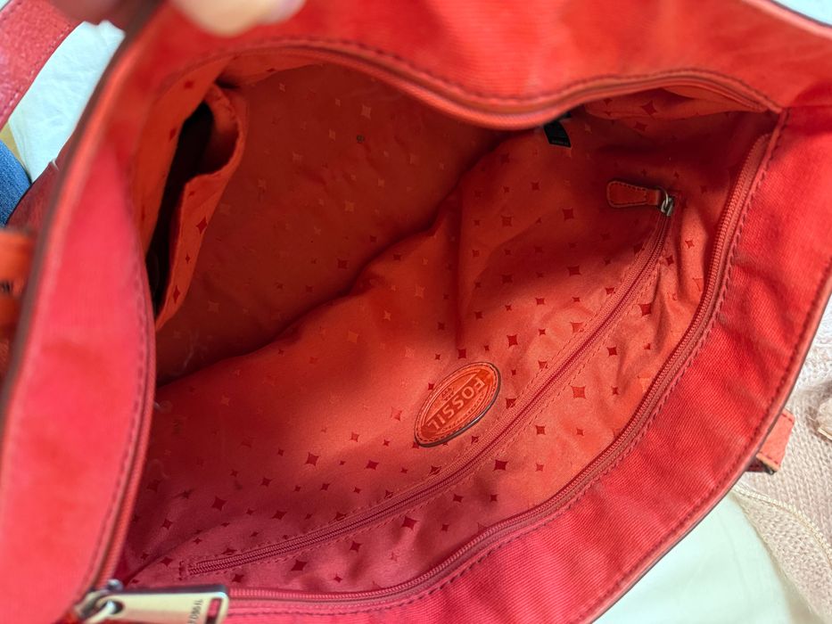 Дамска чанта на Fossil естествена кожа червена