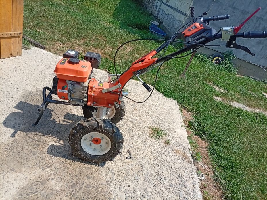Vând motocultor 8,5 cp  nou pe benzina