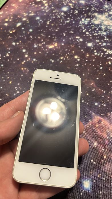 iPhone SE 2016, 64GB, 73% Батерия