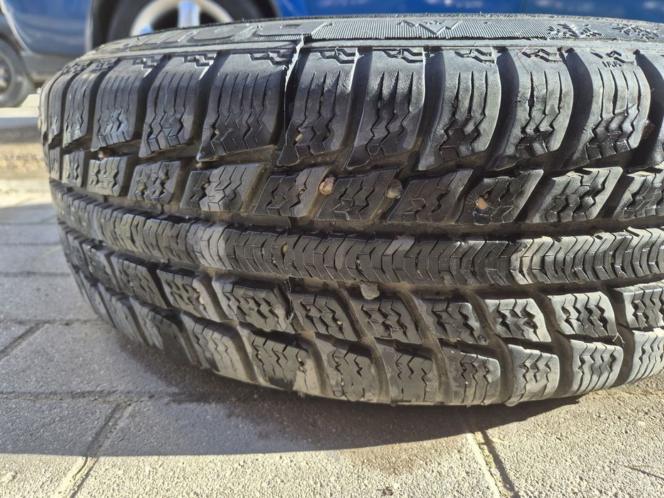 Jante Logan si anvelope 185/65/R15 iarna  4x100 cu buza