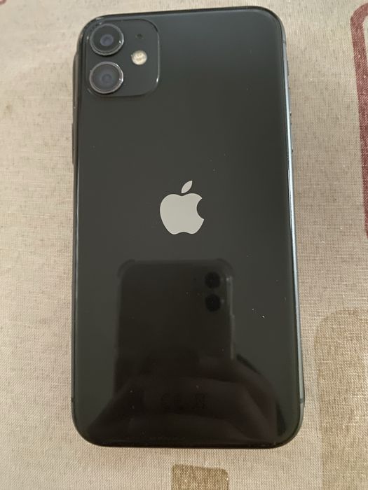 Vand iPhone 11 negru 128gb