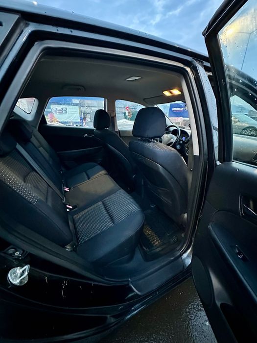 Vând Hyundai i30. 1.6 CRDI