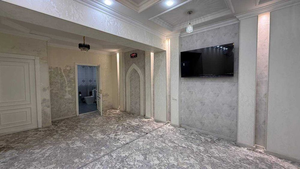 Калениский Баярин кафеси 1 қаватда 3 хонали квартира сотилади.ID:1553