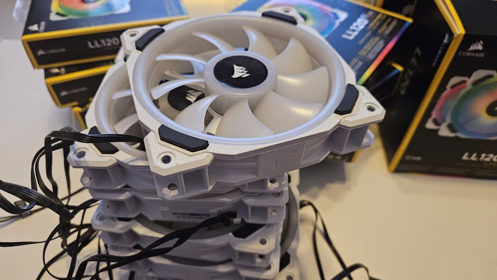 Corsair LL120 RGB LED 120mm PWM white