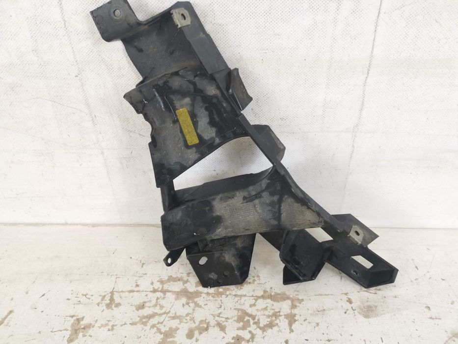 Ляв носач на предна броня / Lqv nosach na predna bronya Land Rover Ran