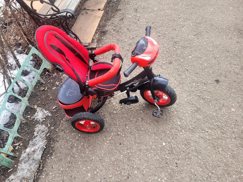 Велосипед трёхколёсный