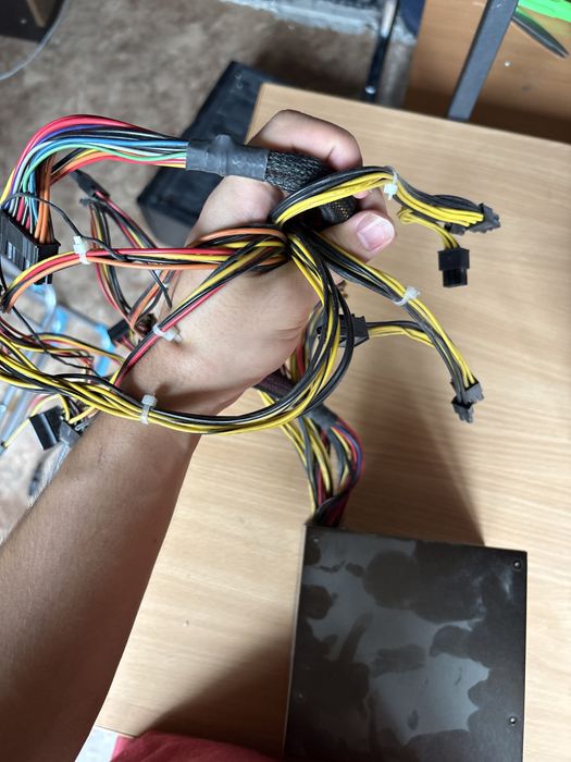 Блок питания HuntKey APFC 700