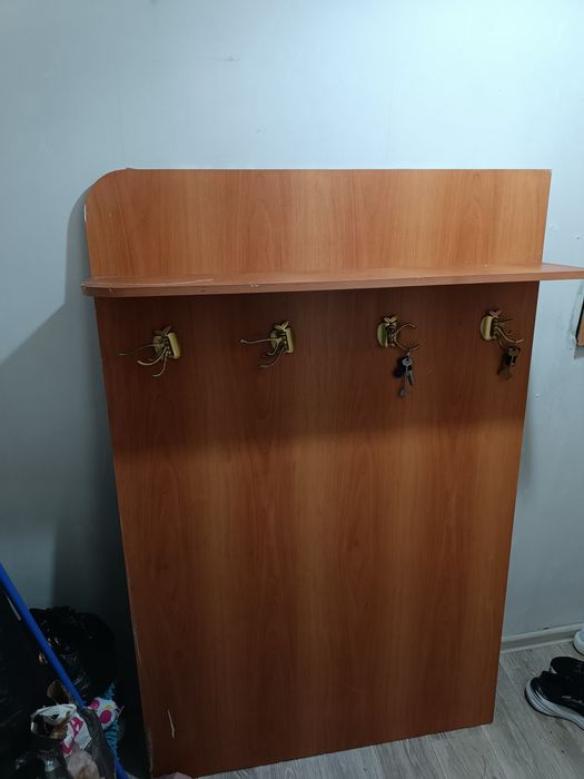 Вешалка в прихожую
