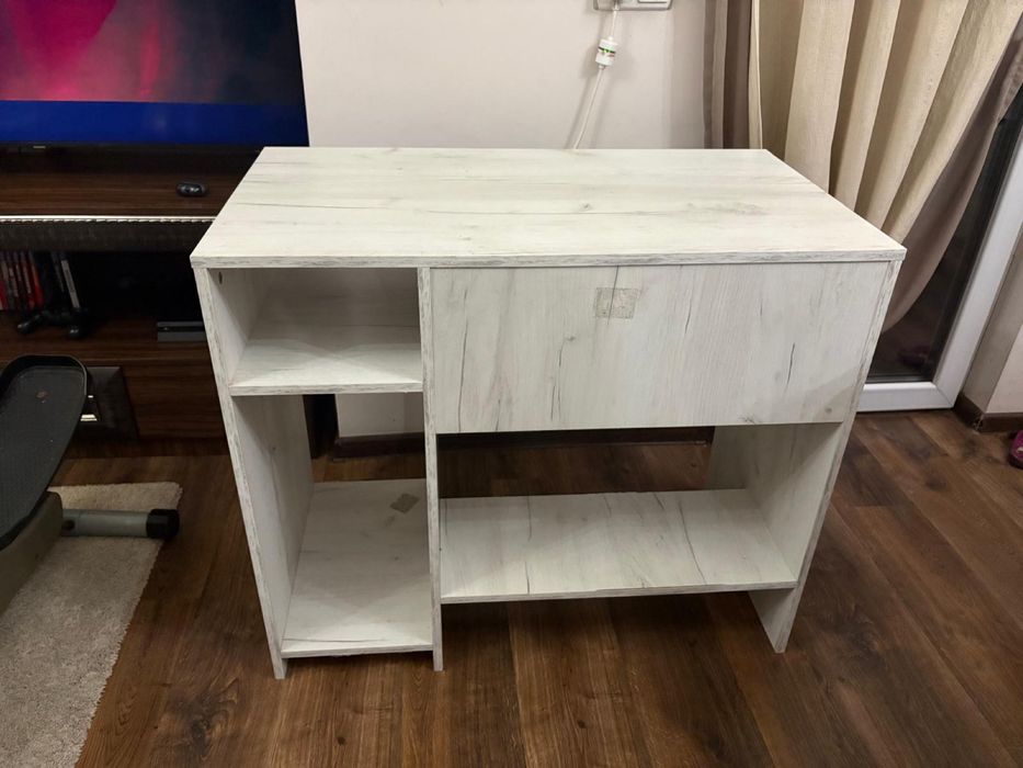 Бюро от бял дъб