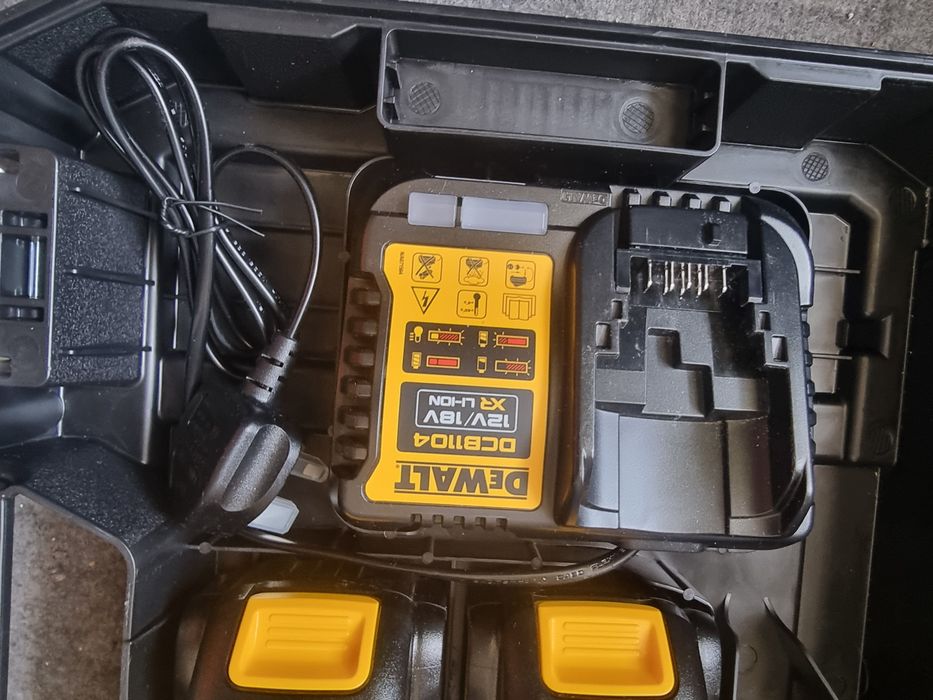 DeWalt Винтоверт комплект с куфар