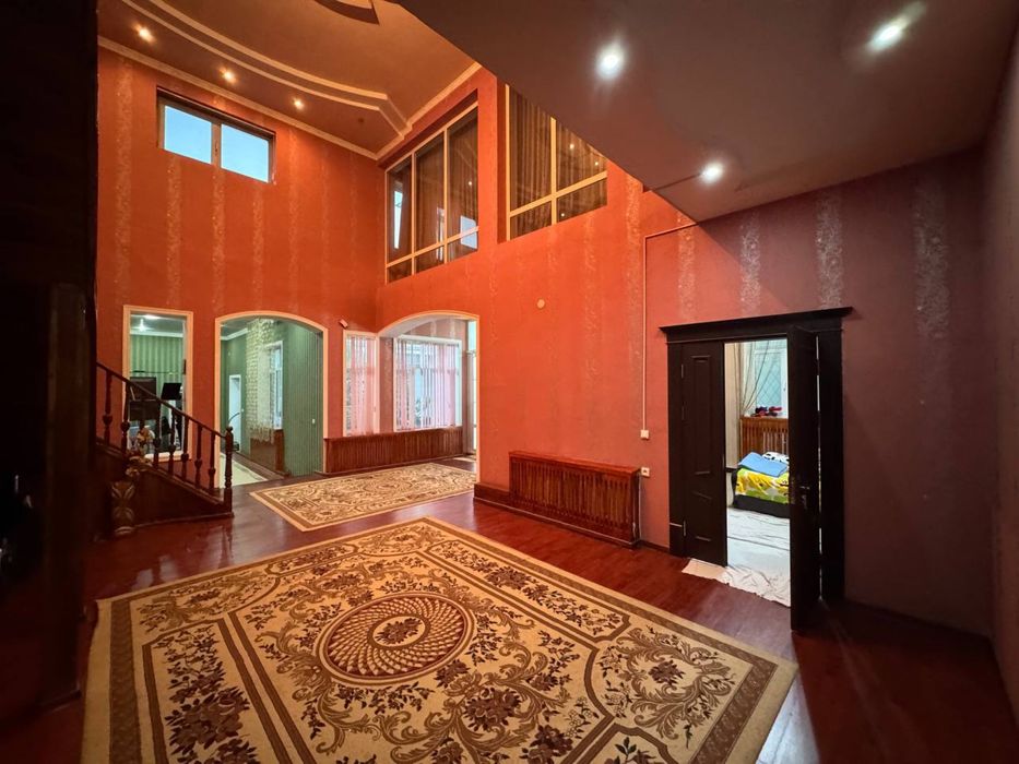 продается участок 2 этажный дом