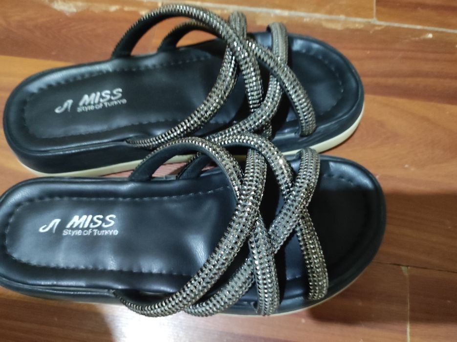 Срочно продаются летние тапочки