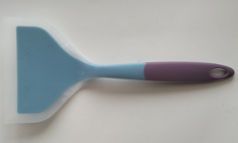 Сковородка с крышкой Tefal, 26 см. Форма(20см) и лопатка силиконовые