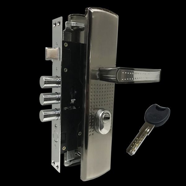 Замок устоновка на железный двери и дрение другие zamok ustanovka kela