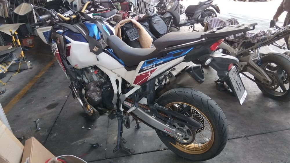 Хонда Африка Туин (Honda Africa Twin 1100)-на части