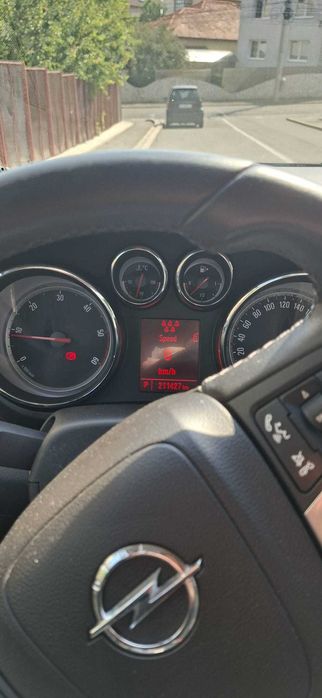 Vand Opel Zafira Tourer diesel 2.0 - 165CP - 7 locuri din 2012
