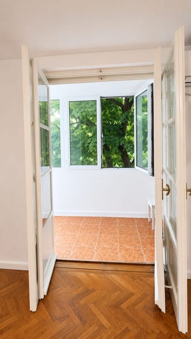 Vand apartament cu 2 camere zona Victoriei